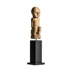 Escultura étnica M em Madeira de Mango Natural/Preta, 14x14x64 cm.