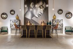 Resin Wandspiegel en Zwart/Gouden Spiegel, Ø54x8 cm.