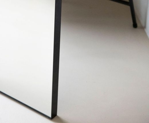 Espejo de pie de aluminio en negro, 40 x 160 cm | Black