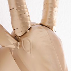 Figura Cabra Montesa Hierro Dorado 33x26x81 cm