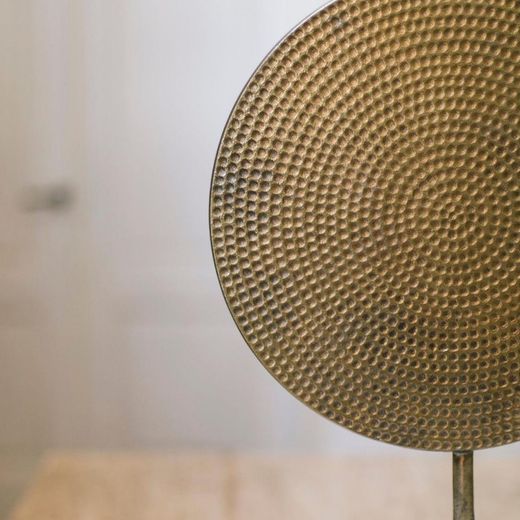 Gold/white aluminum decorative figure, 36 x 10 x 46 cm | Calypso