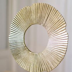 Gold/white aluminum decorative figure, 37 x 10 x 56 cm | olympia