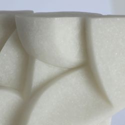 Figura decorativa  de poliresina en blanco, 26 x 23 x 50 cm | Aura