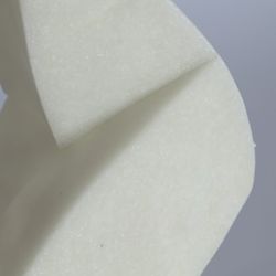 Figura decorativa  de poliresina en blanco, 26 x 23 x 50 cm | Aura