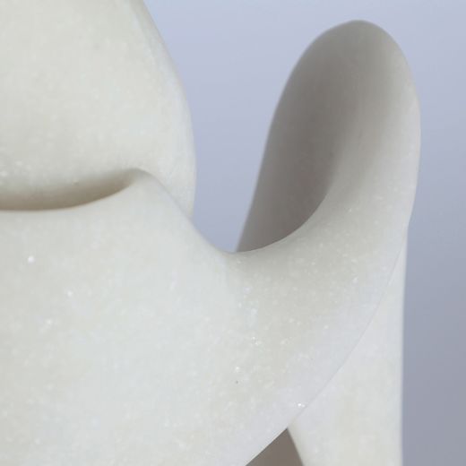 Figura decorativa  de poliresina en blanco y negro, 19 x 12 x 48 cm | Lume