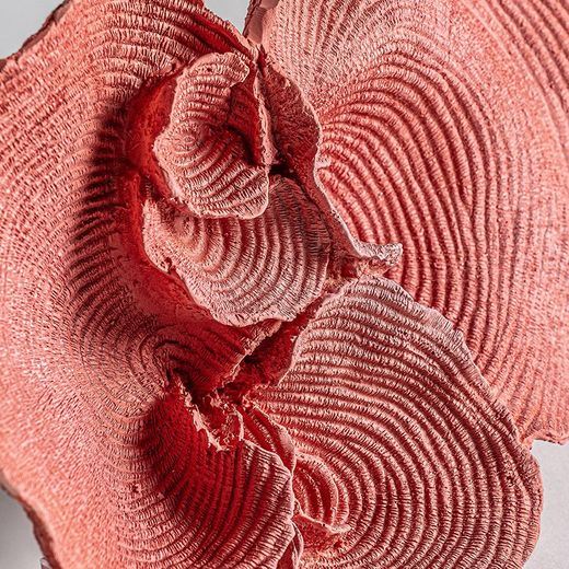 Dekorativ harpiksfigur i pink, 32 x 15 x 23 cm | Rev