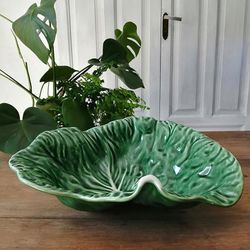 Hohe grüne Steingutplatte, 35 x 25 x 11 cm | Kohl