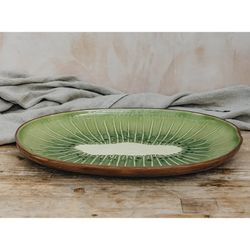Kiwi bowl made of green and brown stoneware, 40.2 x 31.1 x 3.5 cm | Tropical Fruits