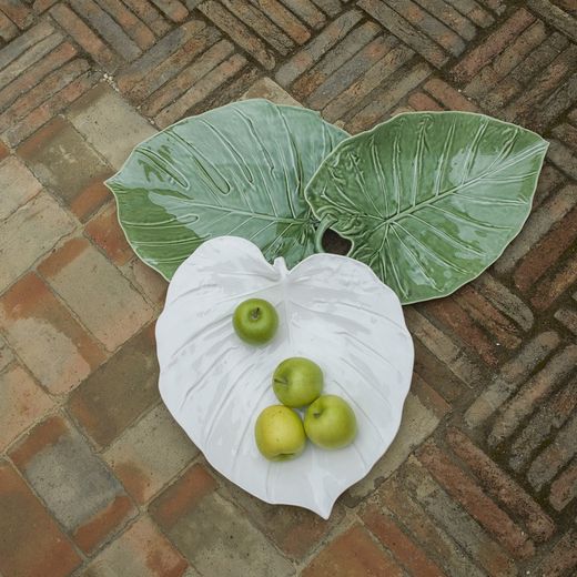 Faience L platter in green, 41.5 x 28 x 7.5 cm | sunflower leaves
