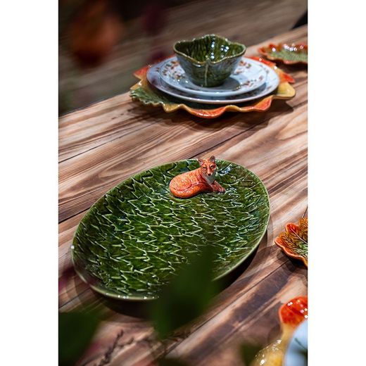 Large oval earthenware serving dish in green, 40 x 25.4 x 7.5 cm | Gudrum