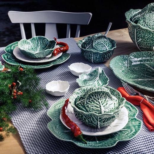 Oval L green earthenware platter, 43 x 32 x 3 cm | Cabbage