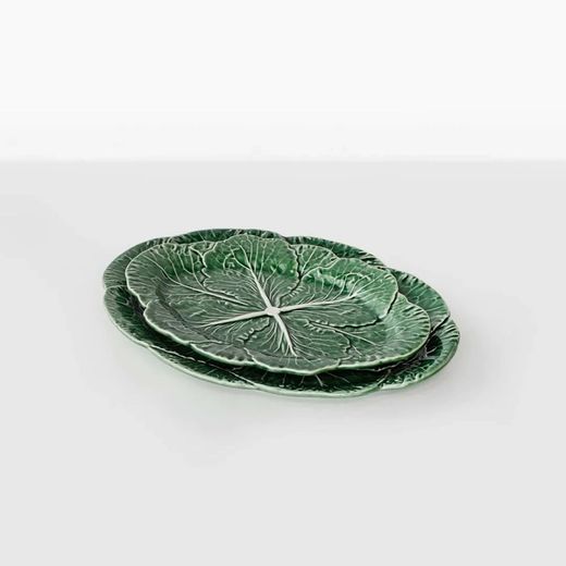 S oval earthenware platter in green, 37.5 x 26 x 3.5 cm | Cabbage