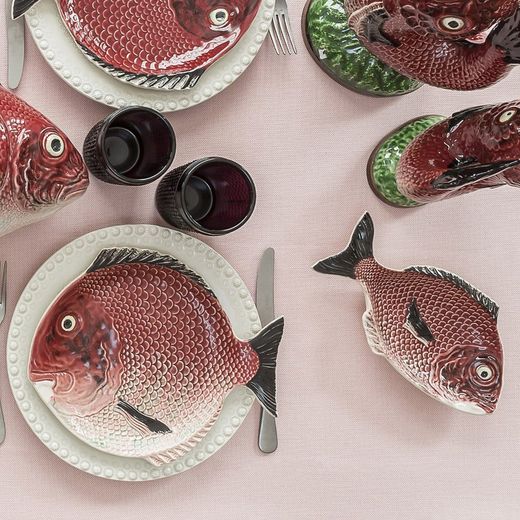 S dish made of earthenware in maroon and white, 27 x 14 x 3 cm | Fish