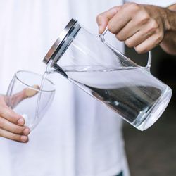 Pichet avec couvercle Verre / Métal 1,5L, 17x9,5x22,5cm