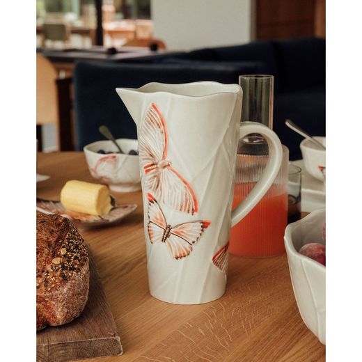 Dzbanek fajansowy w kolorze beżowym i wielokolorowym, 19,7 x 12,4 x 24,9 cm | Pochmurne motyle