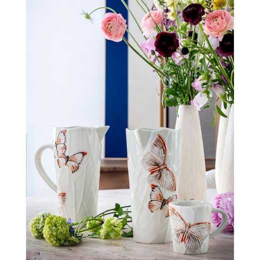 Dzbanek fajansowy w kolorze beżowym i wielokolorowym, 19,7 x 12,4 x 24,9 cm | Pochmurne motyle
