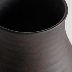 Vaso de cerâmica Nohae em natural, 28 x 28 x 44 cm