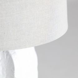 Lampe de table en céramique et lin blanc et beige, Ø 38 x 60 cm | Queïla