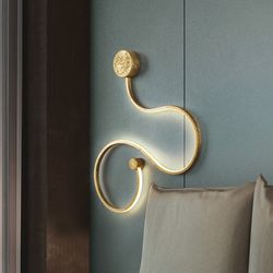 Lampada da parete in acciaio e foglia oro Grafos Dorado, 50x4x59cm