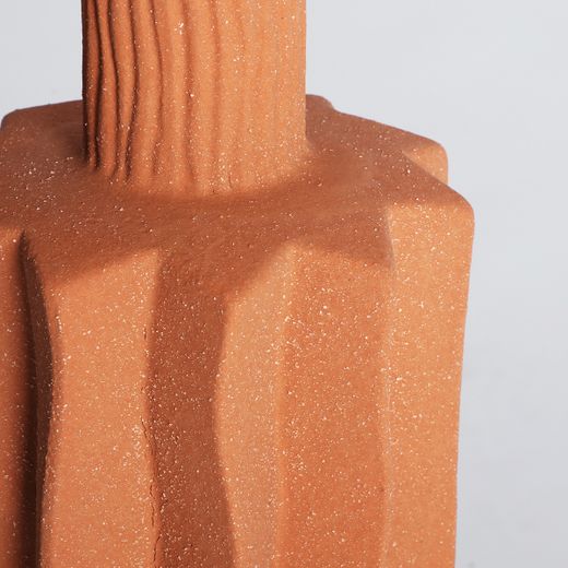 Lámpara de sobremesa de cerámica en terracota, 33 x 33 x 100 cm | Nilo