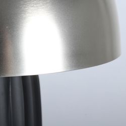 Lámpara de sobremesa de metal en negro y gris, 24 x 24 x 35 cm | Valhesa