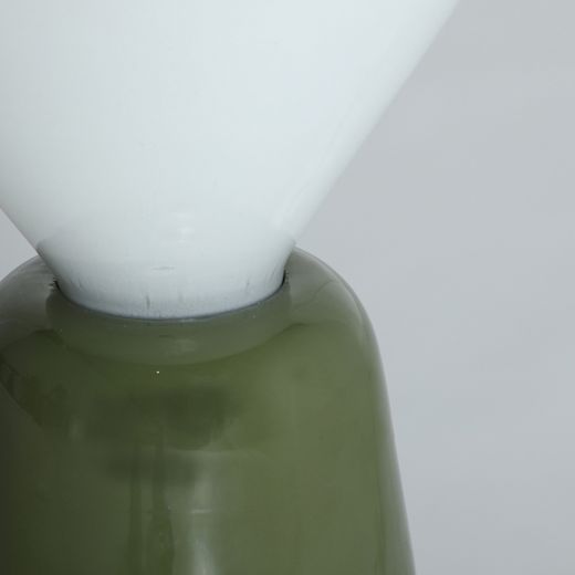 Lámpara de sobremesa de metal en verde y blanco, 27 x 27 x 40 cm | Montalcino