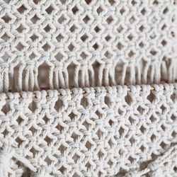 Lampa sufitowa Alayor z bawełny i żelaza w kolorze złamanej bieli, 34 x 34 x 41 cm