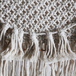 Lampa sufitowa Alayor z bawełny i żelaza w kolorze złamanej bieli, 34 x 34 x 41 cm