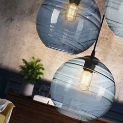 Ljus/mörkblå Geos 3-ljus taklampa i kristall och metall, Ø55x125 cm