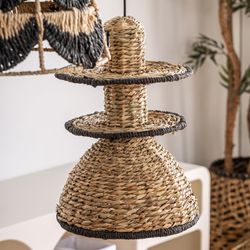 Lampa sufitowa z włókna naturalnego i liny w kolorze naturalnym i czarnym, 27 x 27 x 38 cm | Kasy