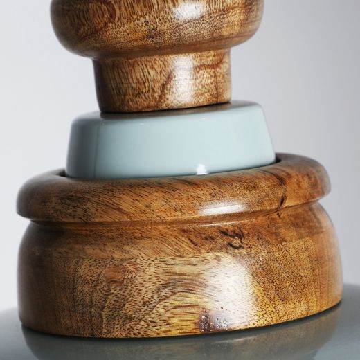 Lámpara de techo de madera y metal en azul y natural, 31 x 31 x 31 cm | Fizzi