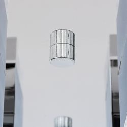 Srebrna metalowa lampa sufitowa, 12x32x32 cm