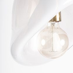 Lampa sufitowa ze szkła i stali w kolorze białym i złotym, 21 x 26 x 18 cm | Organiczny