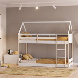 Wooden cabin bunk bed in white and natural, 197.4 x 103.4 x 174.9 cm | Sila