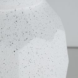 Macetero de poliresina en blanco, 46 x 46 x 62 cm | Elmur
