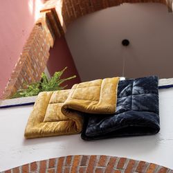 Polyesterdecke in Ocker, 260 x 225 cm | Betender