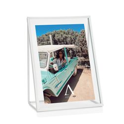 White glass and metal photo frame, 15.5 x 20.5 x 7 cm