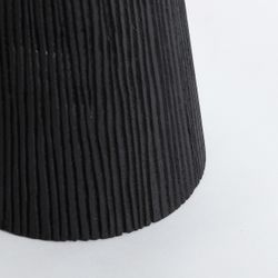 Mesa auxiliar de madera de mango en negro, 40 x 40 x 56 cm | Gruteau