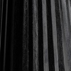 Table d'appoint en bois de manguier plissé noir, Ø38x46cm