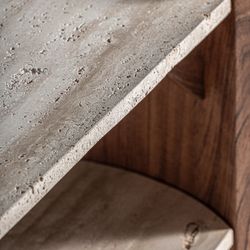 Mesa auxiliar de madera de mango y travertino en marrón y beige, 60 x 35 x 56 cm | Tivoli
