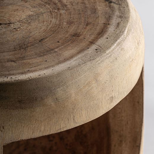Mesa auxiliar de madera de suar en marrón, 39 x 39 x 46 cm | Krania