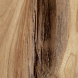 Mesa auxiliar de madera de suar en natural, 37 x 37 x 43 cm | Obernai