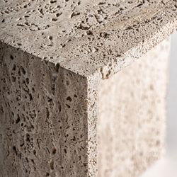 Mesa auxiliar de mármol en beige, 50 x 50 x 50 cm | Theuville