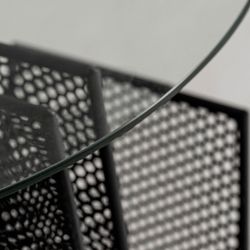 Mesa auxiliar de metal en negro, 45 x 45 x 69 cm | Fussen