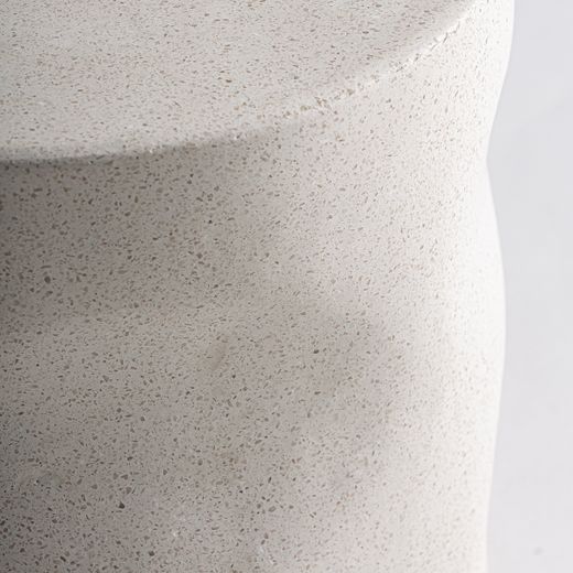 Mesa auxiliar de terrazo en blanco roto, 33 x 33 x 40 cm | Derath