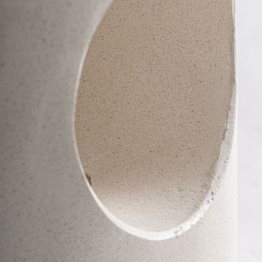 Mesa auxiliar de terrazo en blanco roto, 40 x 40 x 50 cm | Baum