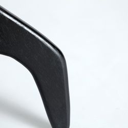 Ronde bijzettafel van gehard glas en mangohout in zwart, 50 x 50 x 51 cm | Bickerton