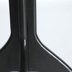 Ronde bijzettafel van gehard glas en mangohout in zwart, 50 x 50 x 51 cm | Bickerton