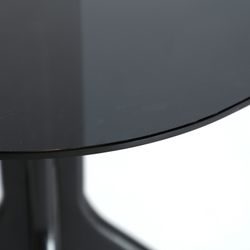 Ronde bijzettafel van gehard glas en mangohout in zwart, 50 x 50 x 51 cm | Bickerton