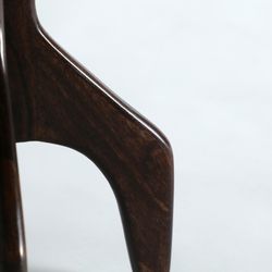 Runder Beistelltisch aus Hartglas und Mangoholz in Schwarz und Braun, 50 x 50 x 47 cm | Bickerton